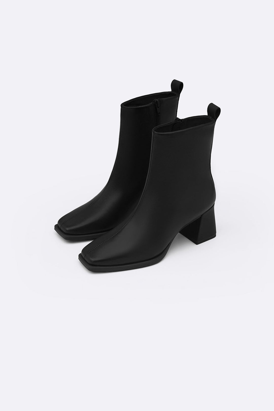 BLACK TOP-STITCH LEATHER BOOTS