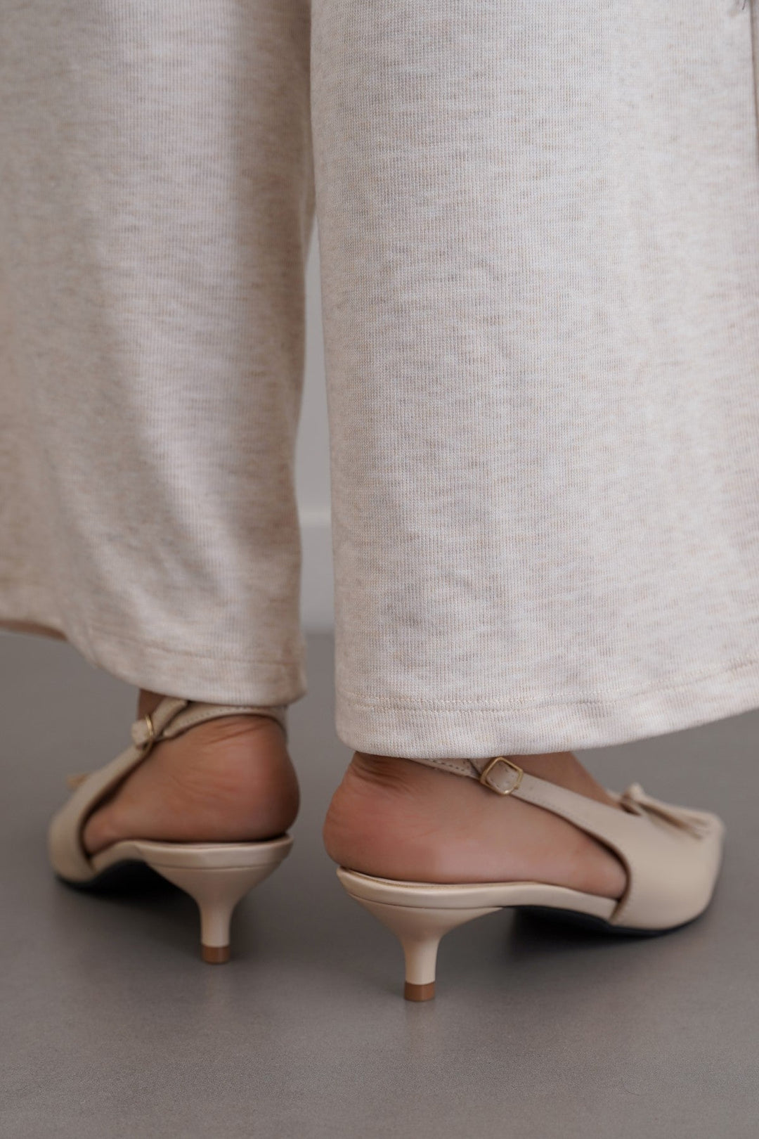 CREAM BOW CHARM HEELS