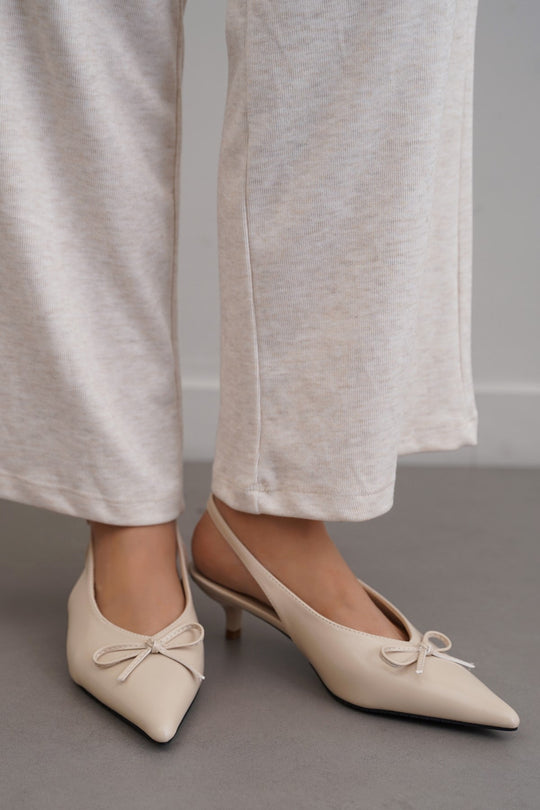 CREAM BOW CHARM HEELS
