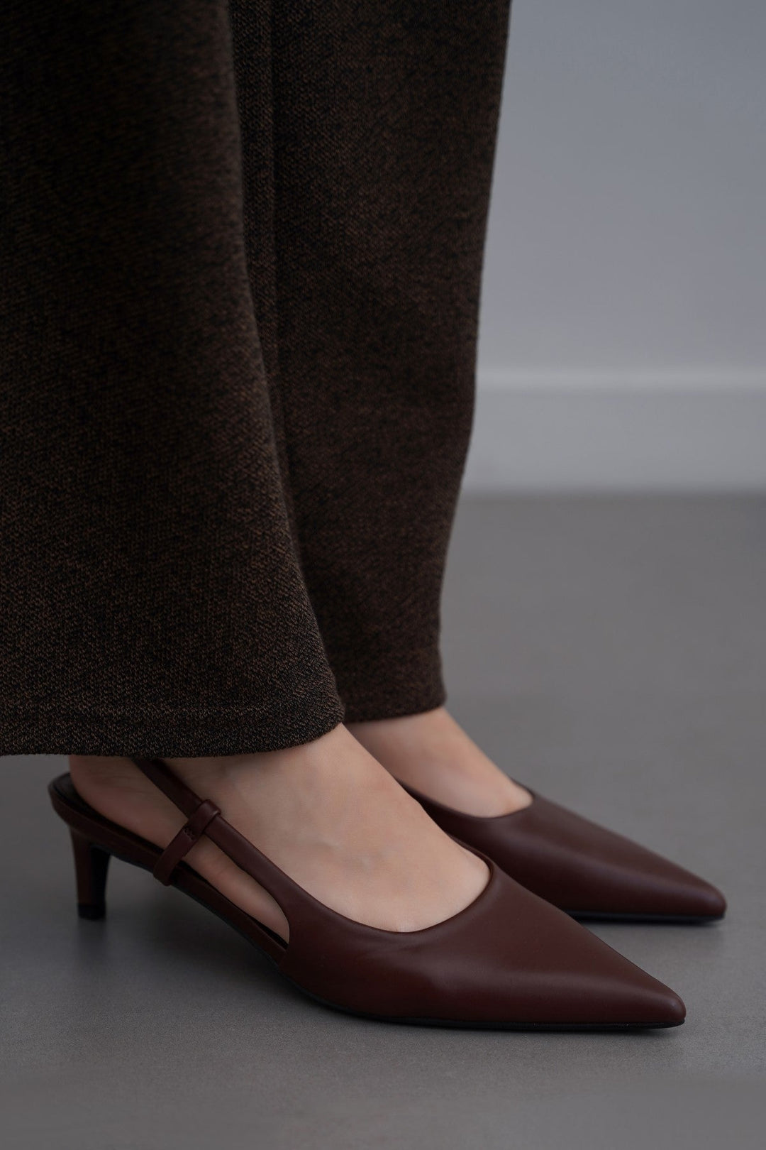 COFFEE NORA KITTY HEELS