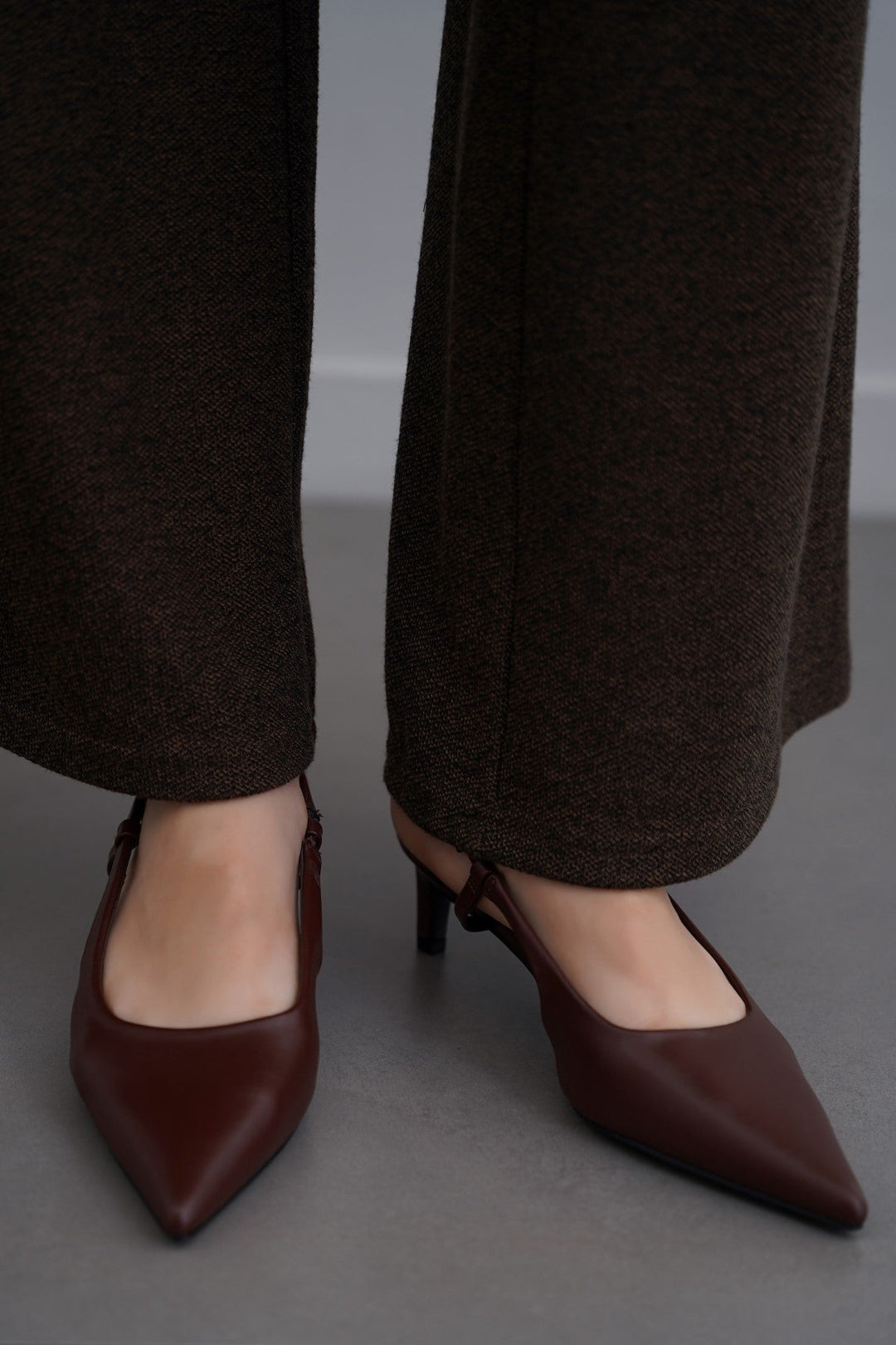COFFEE NORA KITTY HEELS