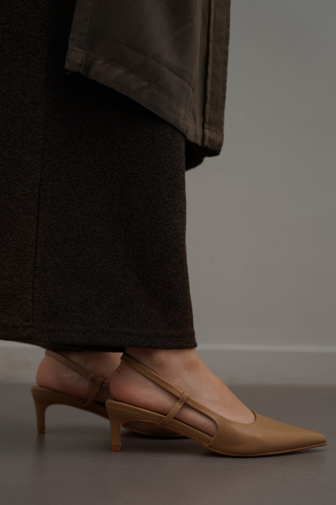 TAUPE NORA KITTY HEELS