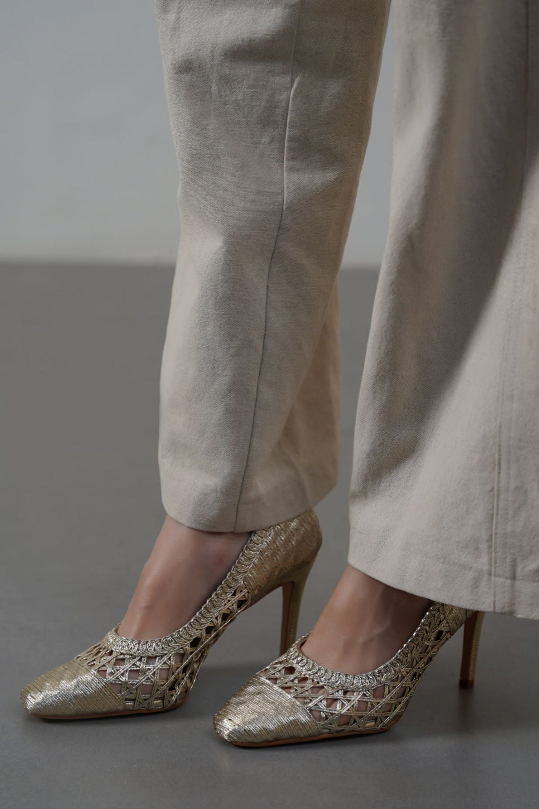 GOLD WOVEN STILETTO