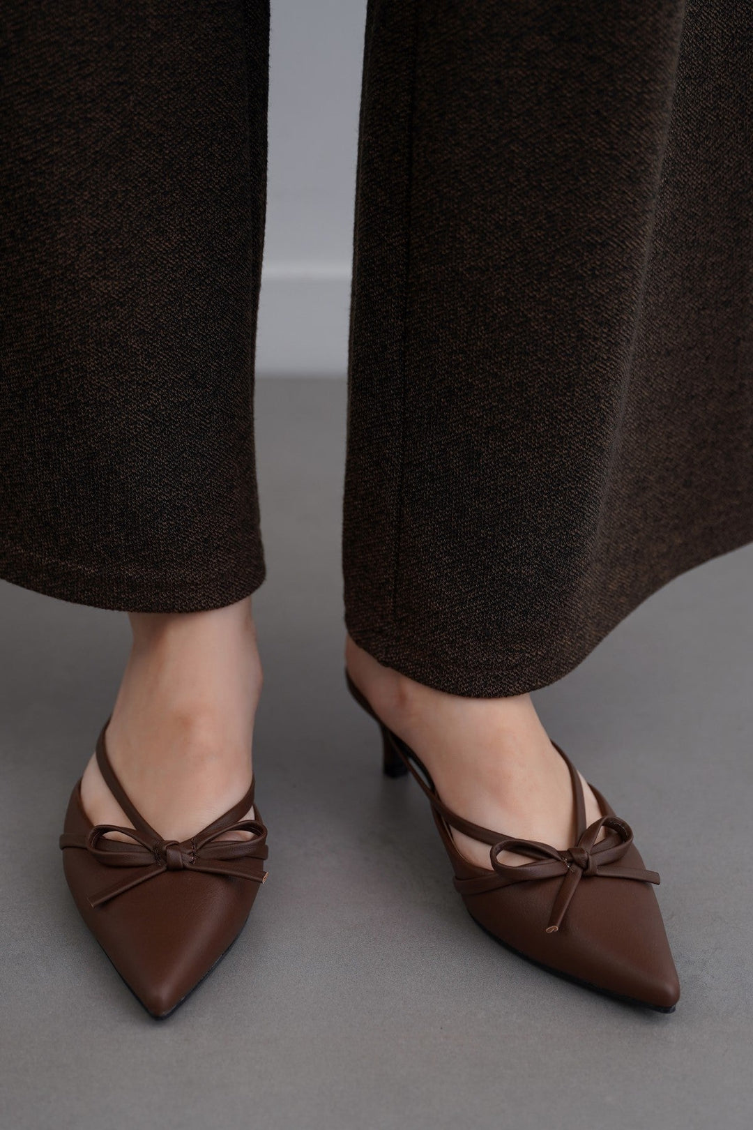 COFFEE MINI BOW HEELS