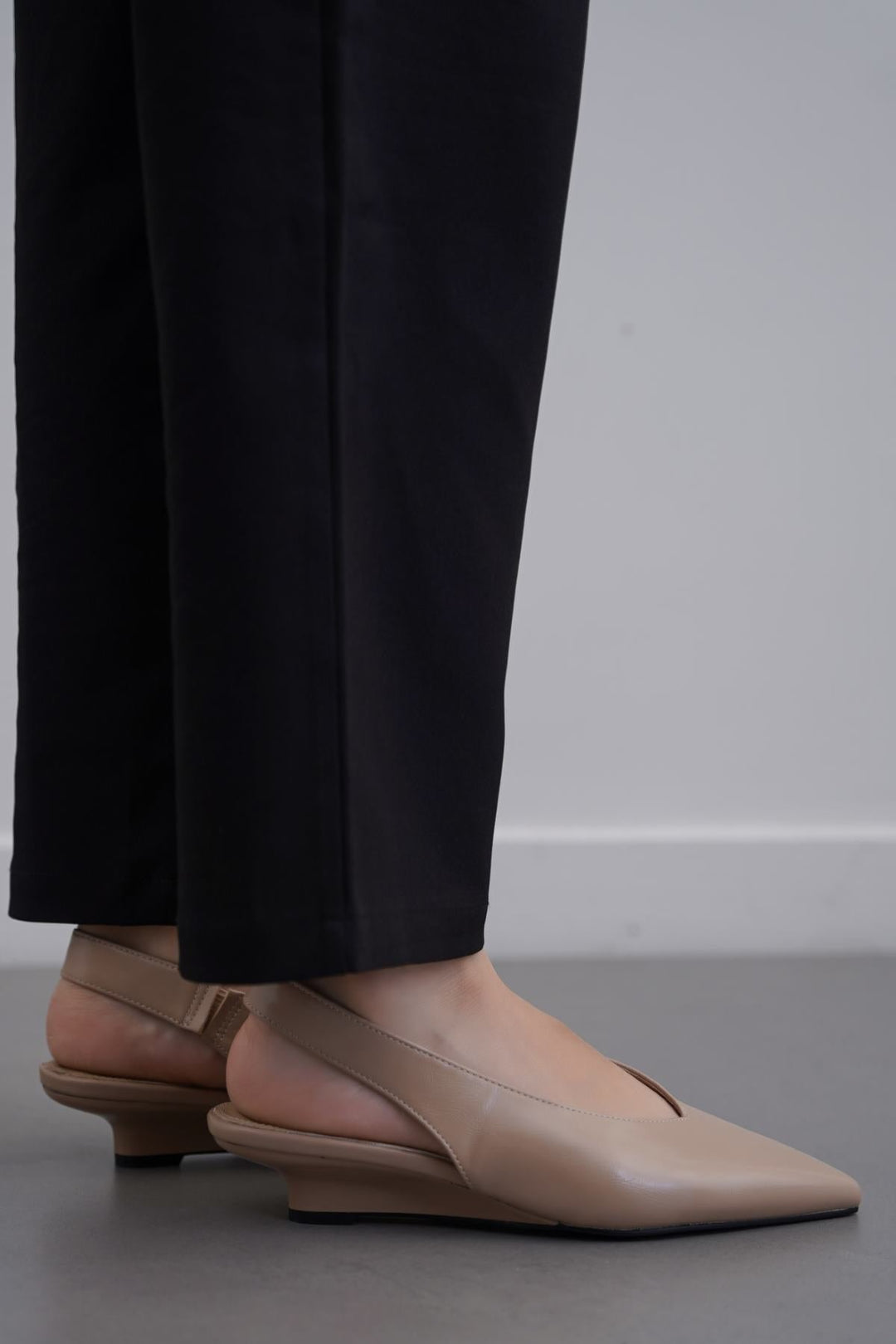 TAUPE LISBON MINI WEDGE