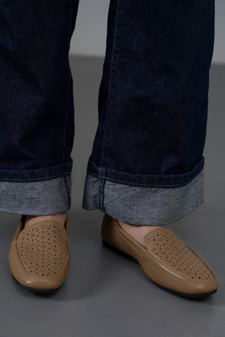 BEIGE COMFY MAMA LOAFERS