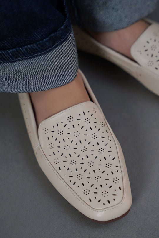 OFF WHITE COMFY MAMA LOAFERS