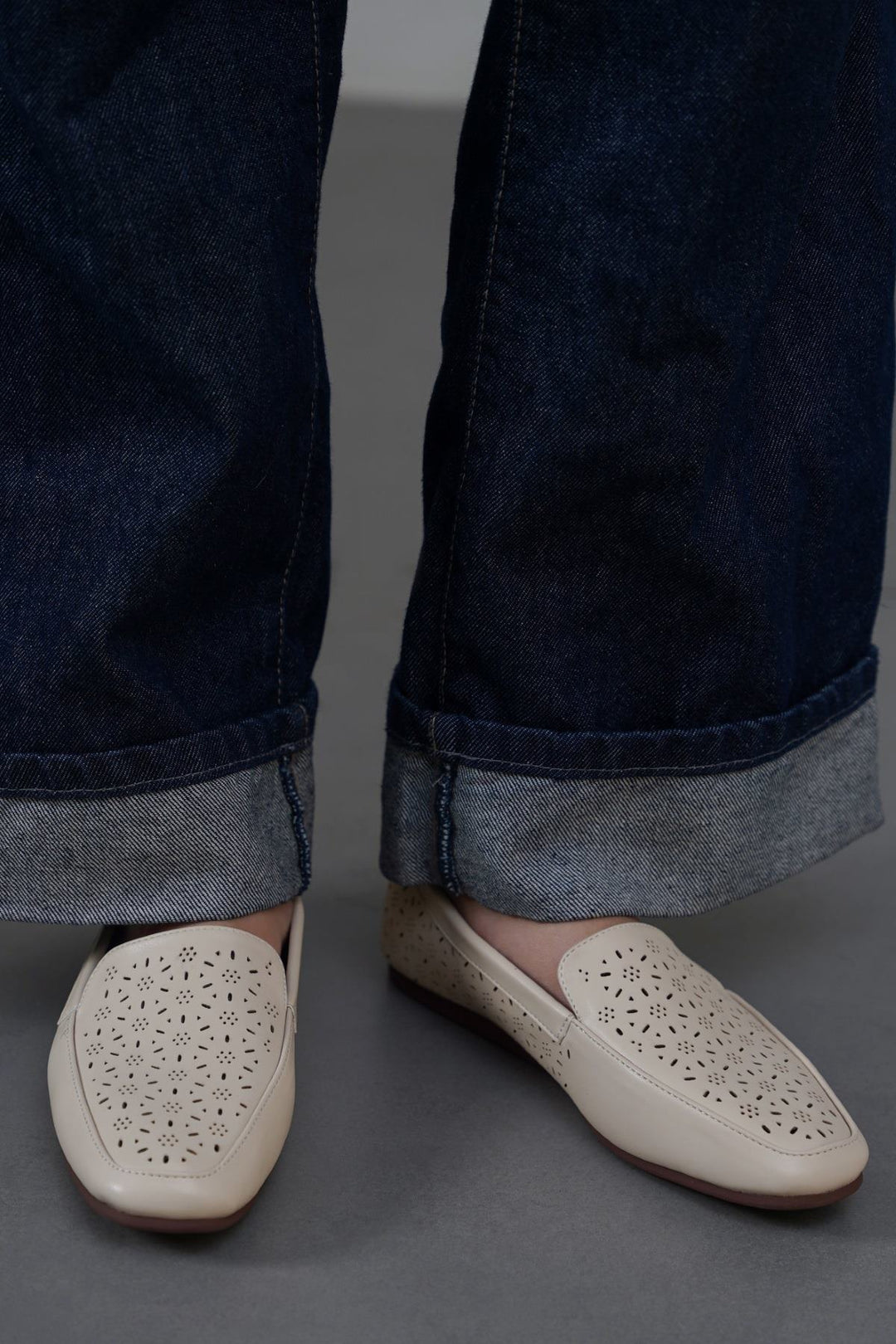 OFF WHITE COMFY MAMA LOAFERS