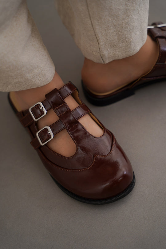 BURGUNDY BROGUE MULE CLOGS
