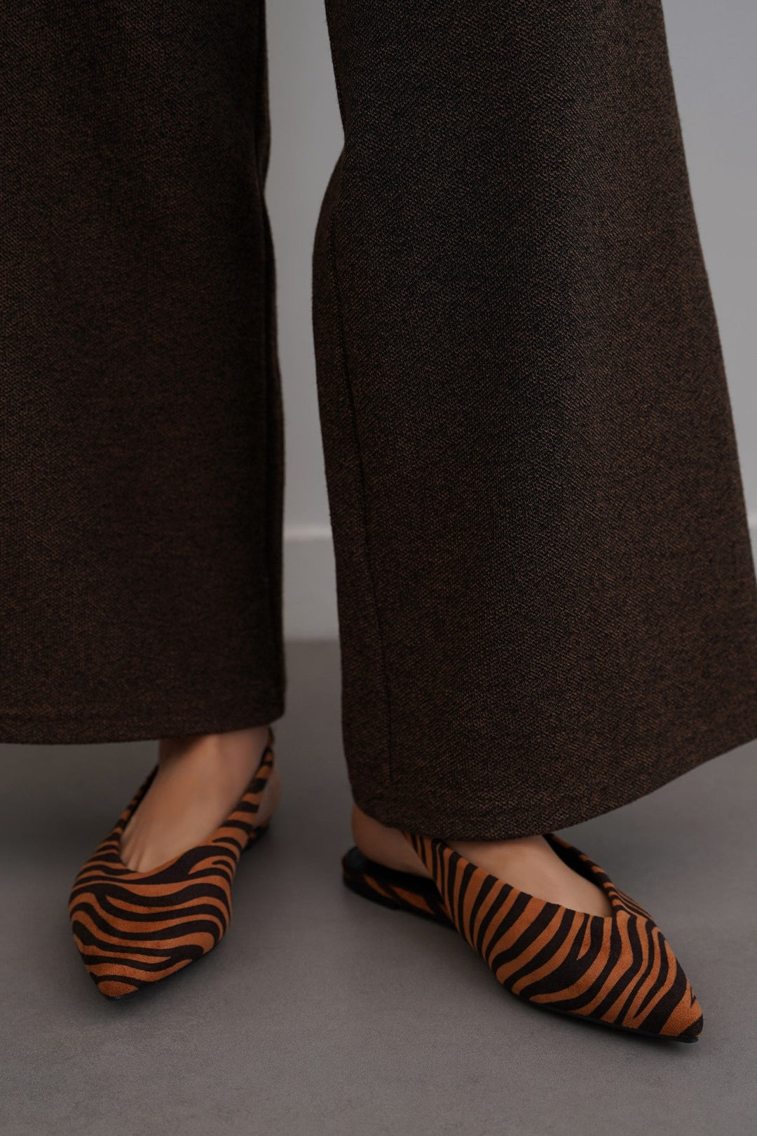 TAN JUNGLE FLATS