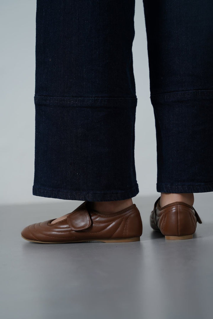 TAN TRAVEL SNEAKERINA