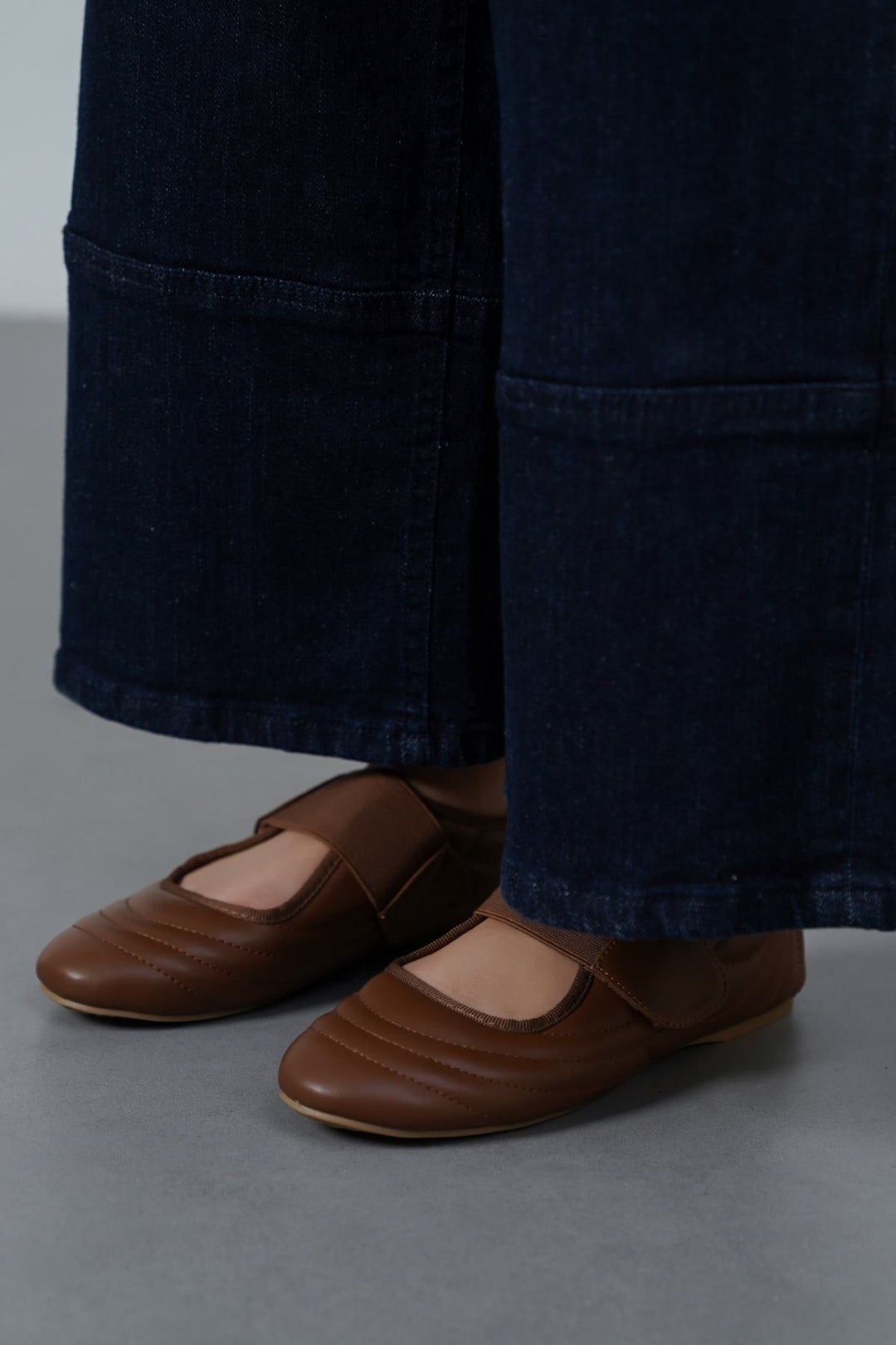 TAN TRAVEL SNEAKERINA