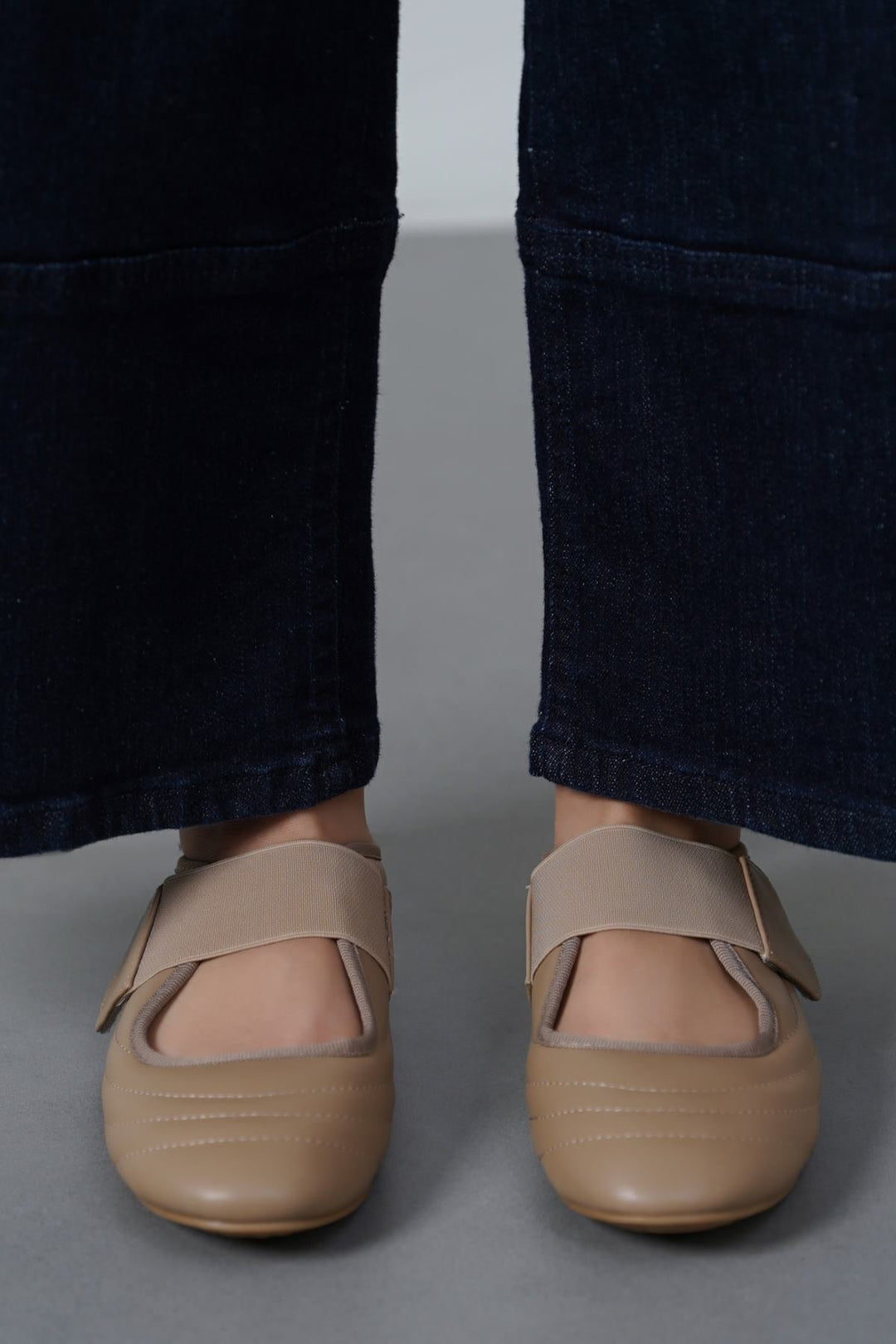 TAUPE TRAVEL SNEAKERINA