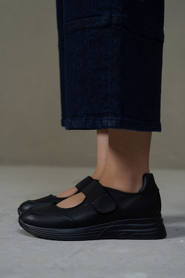 BLACK EASY PLATFORM SNEAKERS