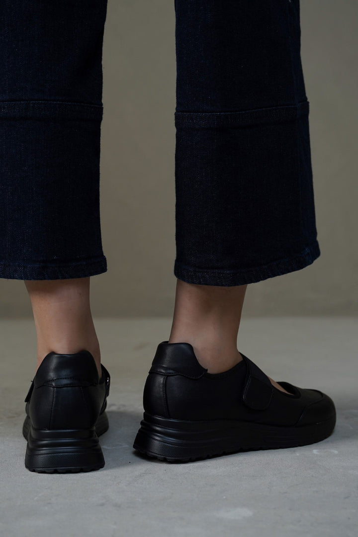 BLACK EASY PLATFORM SNEAKERS