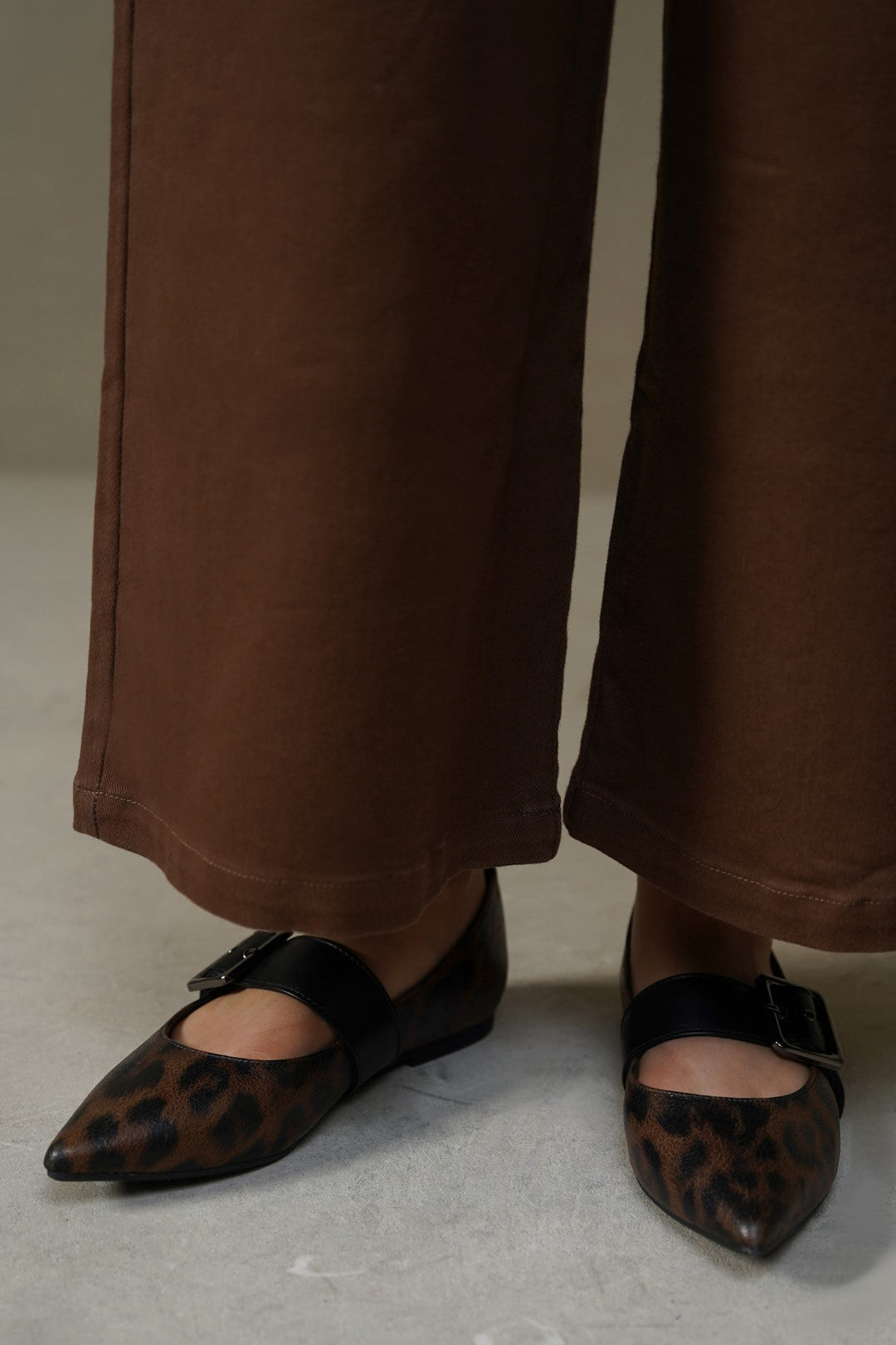 BROWN WIDE BUCKLE PUMPS-barcode issue