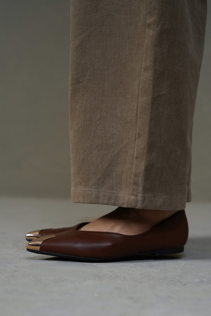 GILDED TIP FLATS