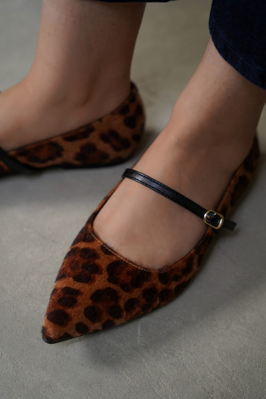 BROWN BORNEO PUMPS