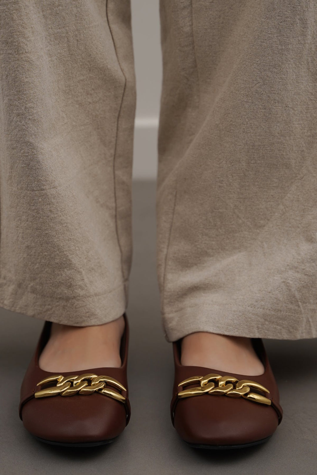 COFFEE CHAIN MAMA PUMPS