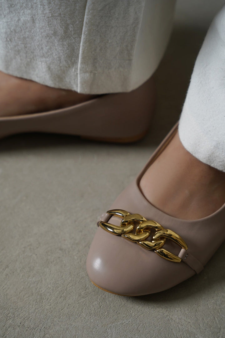 TAUPE CHAIN MAMA PUMPS