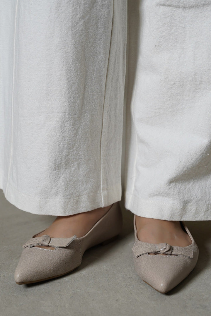 TAUPE TEXTURED LEATHER PUMPS