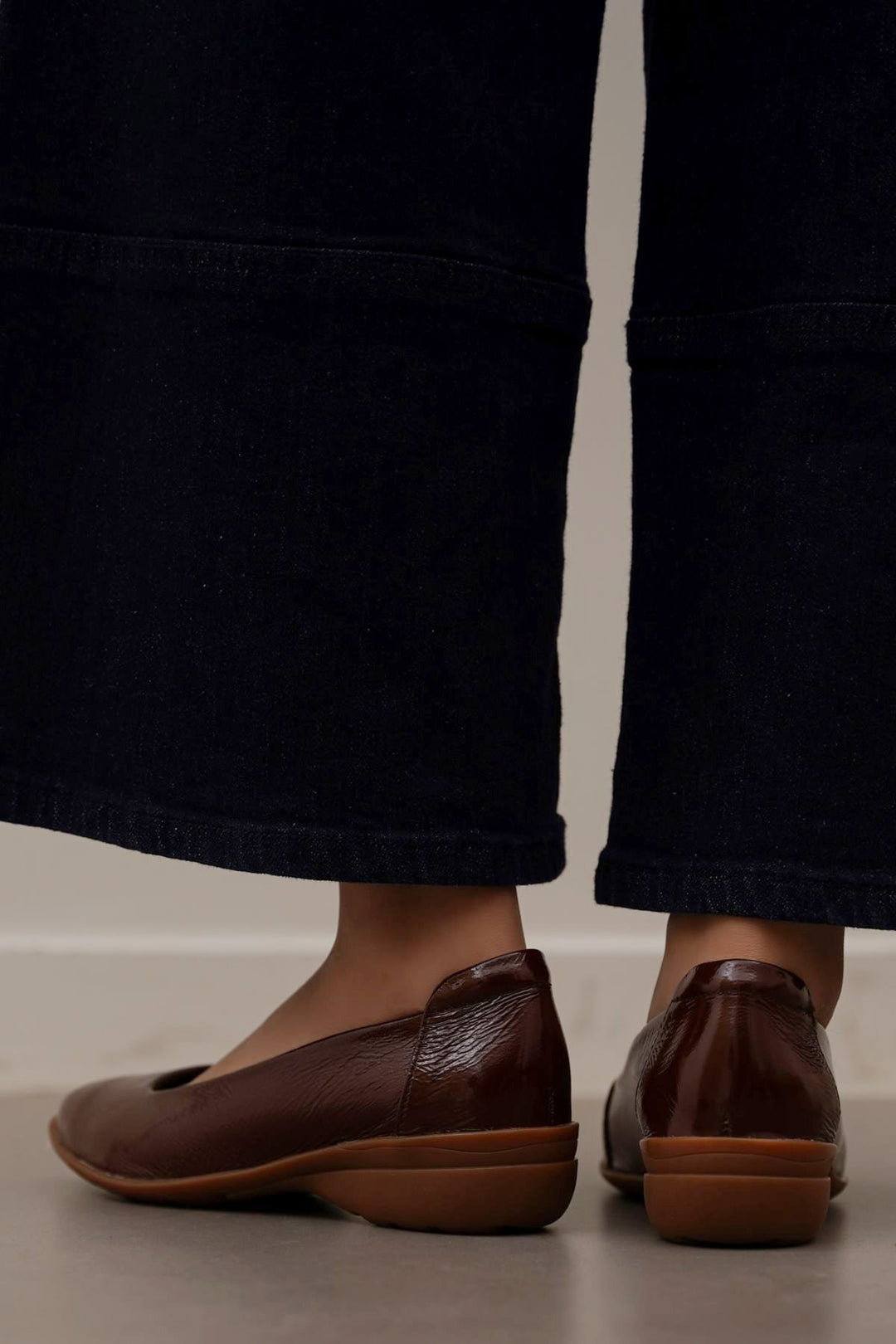 BROWN WRINKLE LEATHER PUMPS