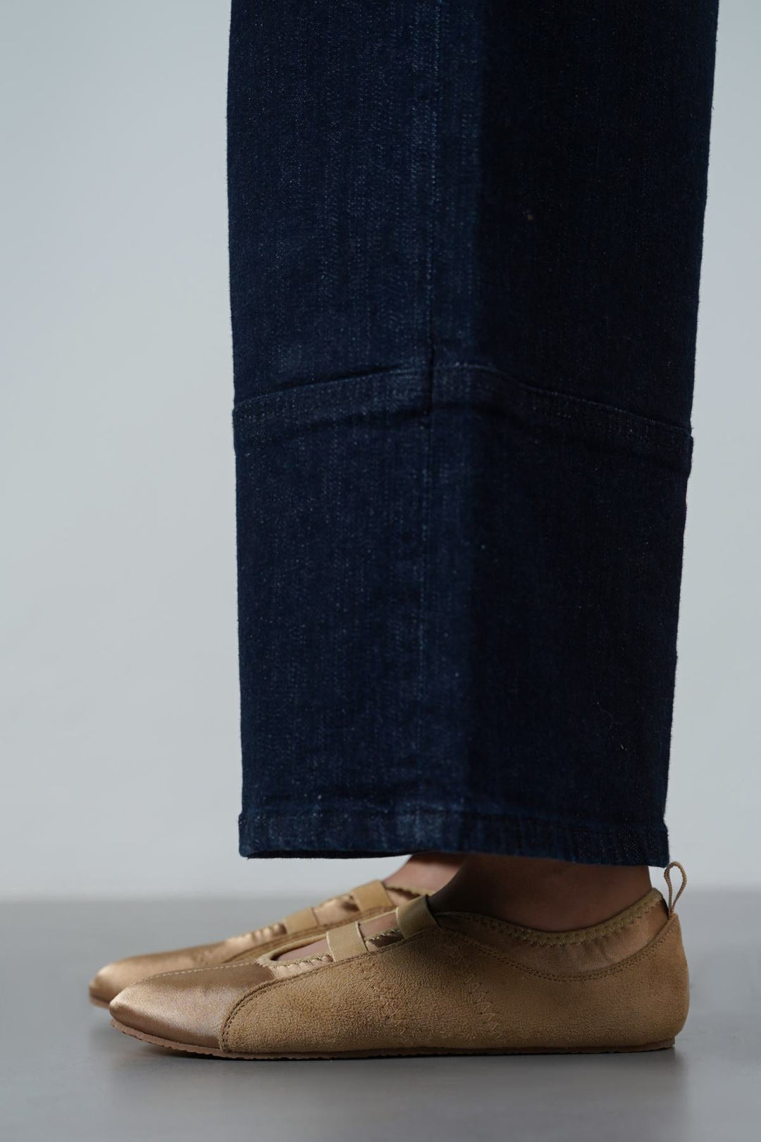 TAUPE SATIN SNEAKERINA