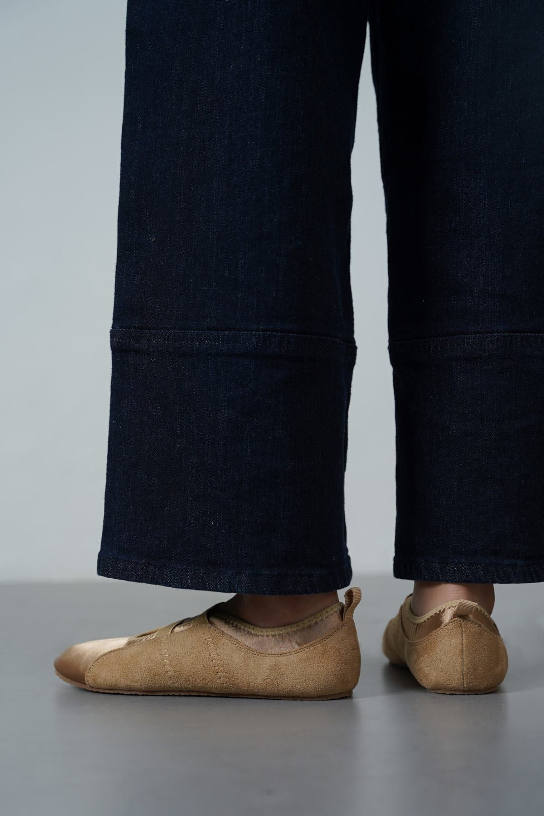 TAUPE SATIN SNEAKERINA