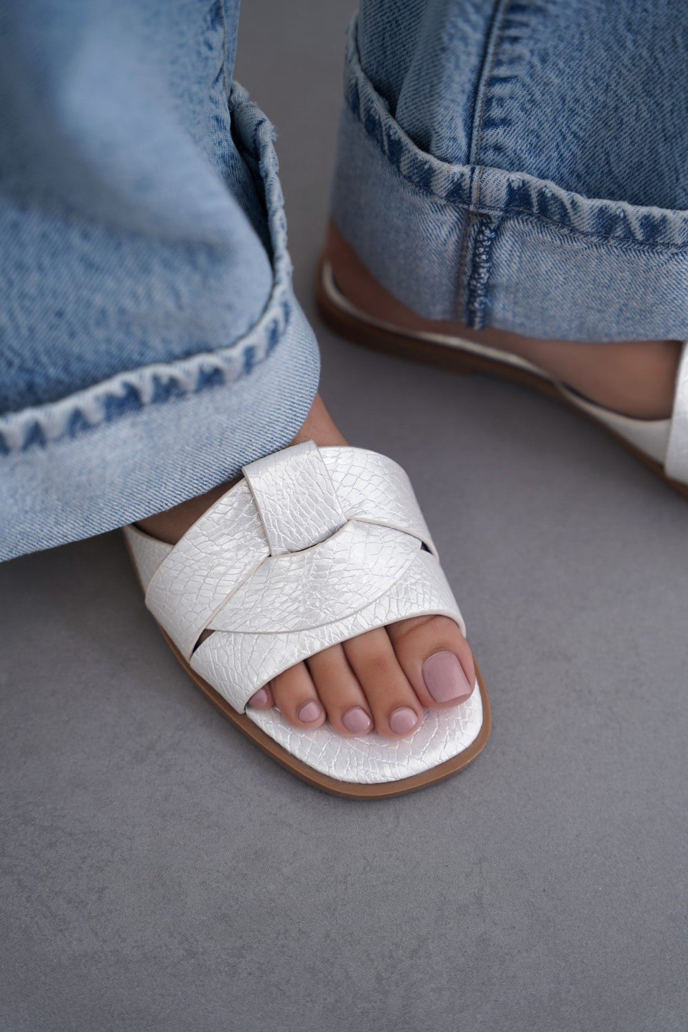 OFF WHITE PYTHON GLAZE SLIDES