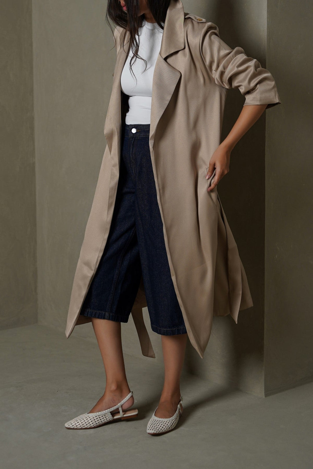BEIGE CLASSIC TRENCH COAT